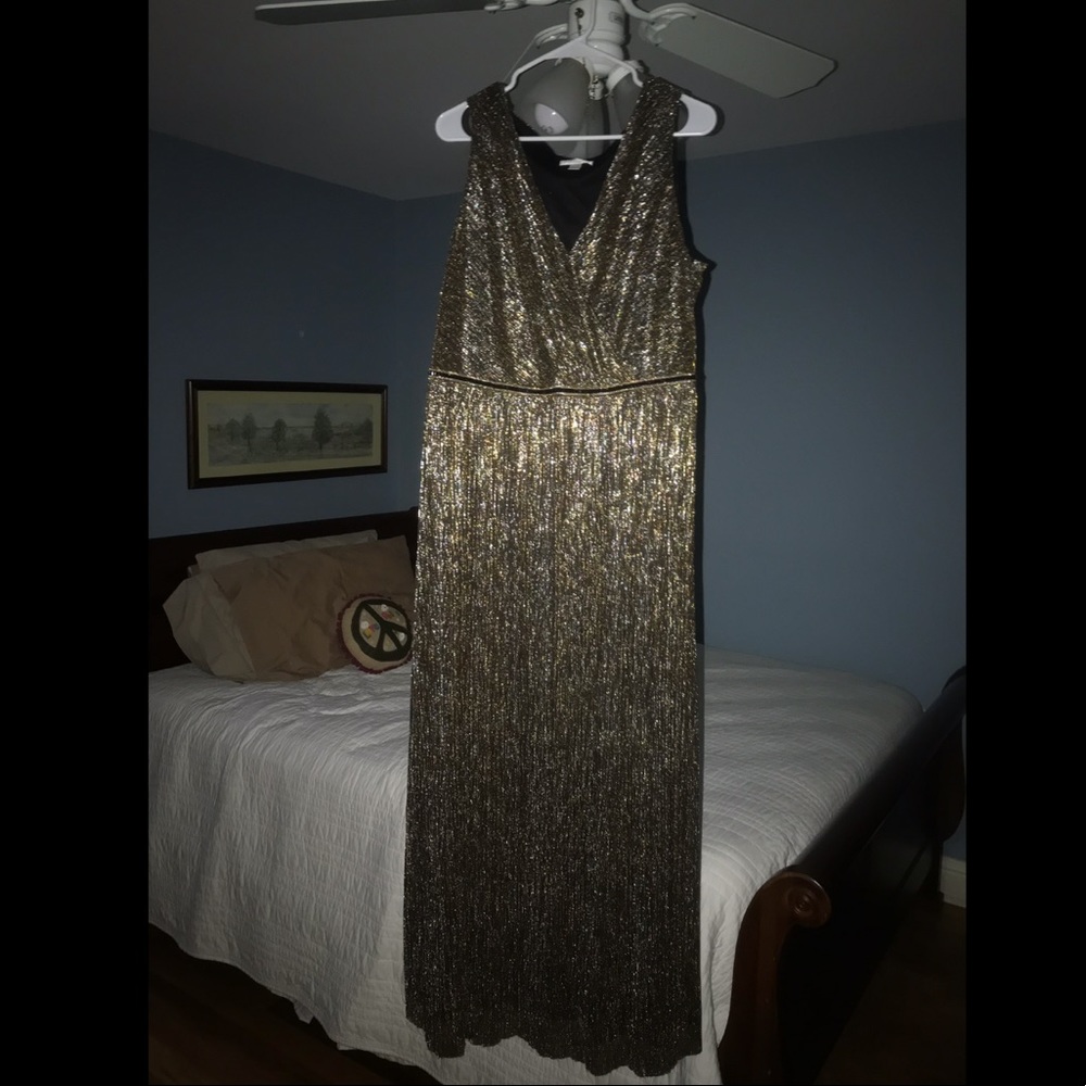 London Times Gold Dress w/ Black Undertone